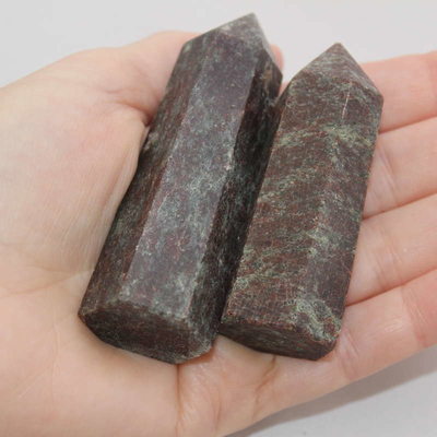 Garnet Stand-Ups